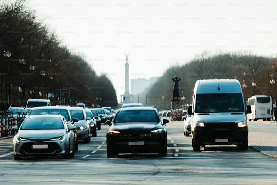 defensive driving image